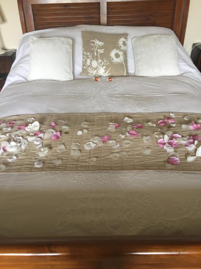 Bed and Breakfast Seymours Court Beckington Esterno foto